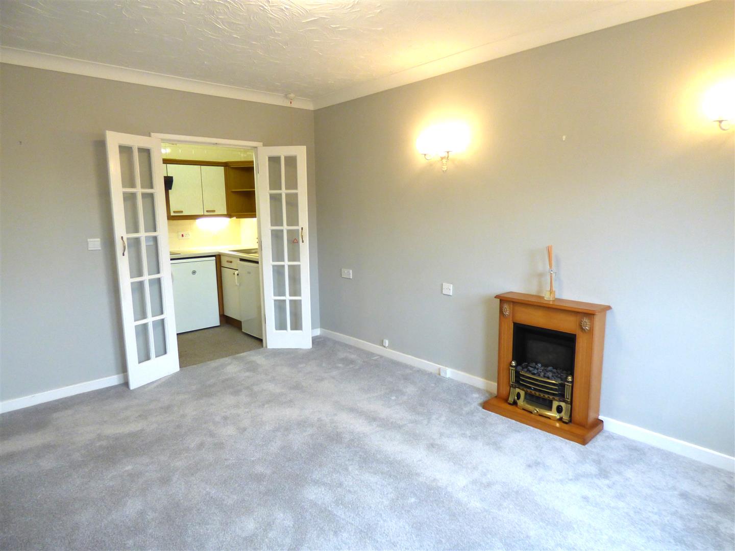 Flat Haldenby Court, West End, Swanland